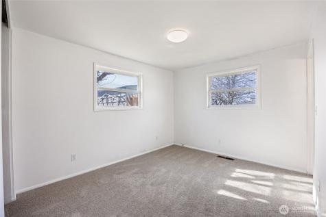 1634 S Wallace Street Moses Lake WA 98837