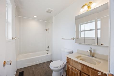 1634 S Wallace Street Moses Lake WA 98837