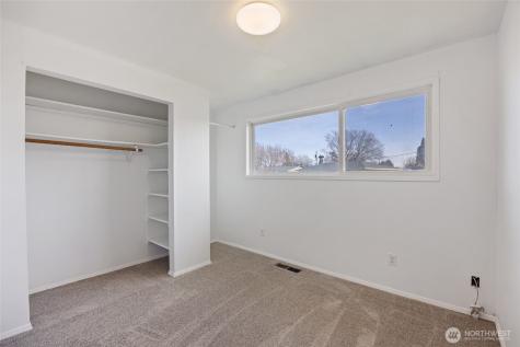 1634 S Wallace Street Moses Lake WA 98837
