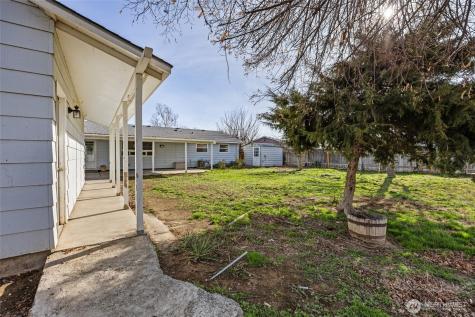 1634 S Wallace Street Moses Lake WA 98837