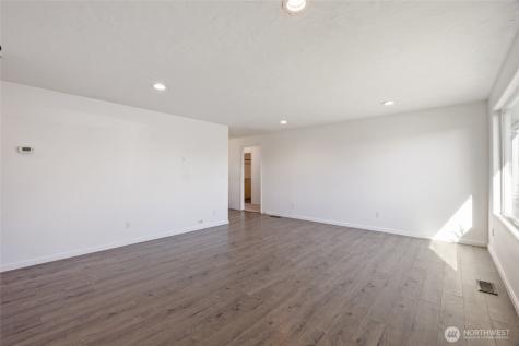 1634 S Wallace Street Moses Lake WA 98837