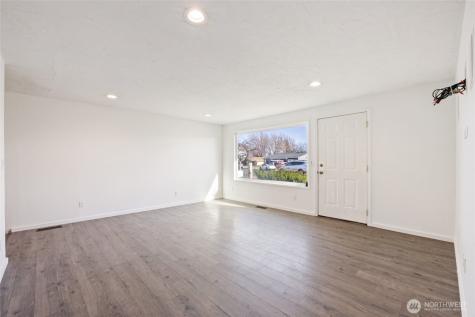 1634 S Wallace Street Moses Lake WA 98837