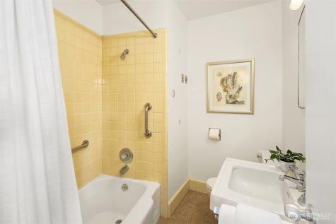 3704 48th Avenue NE Seattle WA 98105
