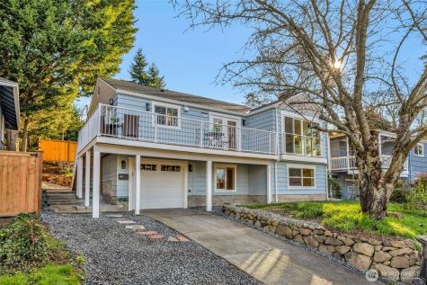 4427 Glenn Way SW Seattle WA 98116