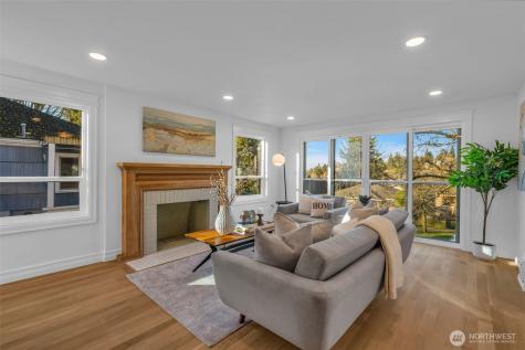 4427 Glenn Way SW Seattle WA 98116