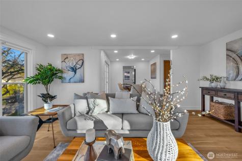 4427 Glenn Way SW Seattle WA 98116