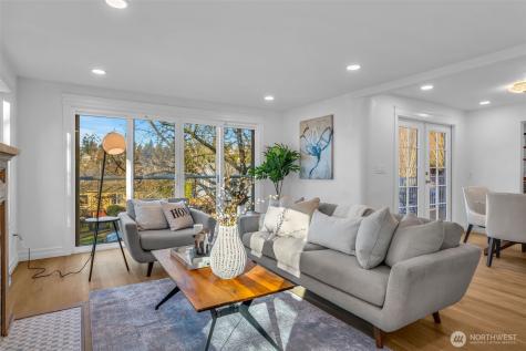 4427 Glenn Way SW Seattle WA 98116