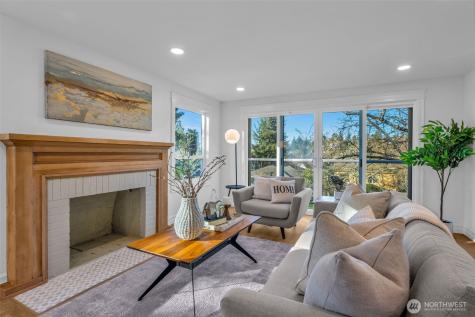 4427 Glenn Way SW Seattle WA 98116