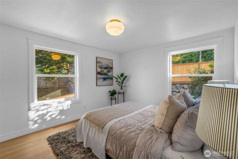 4427 Glenn Way SW Seattle WA 98116