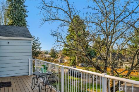 4427 Glenn Way SW Seattle WA 98116