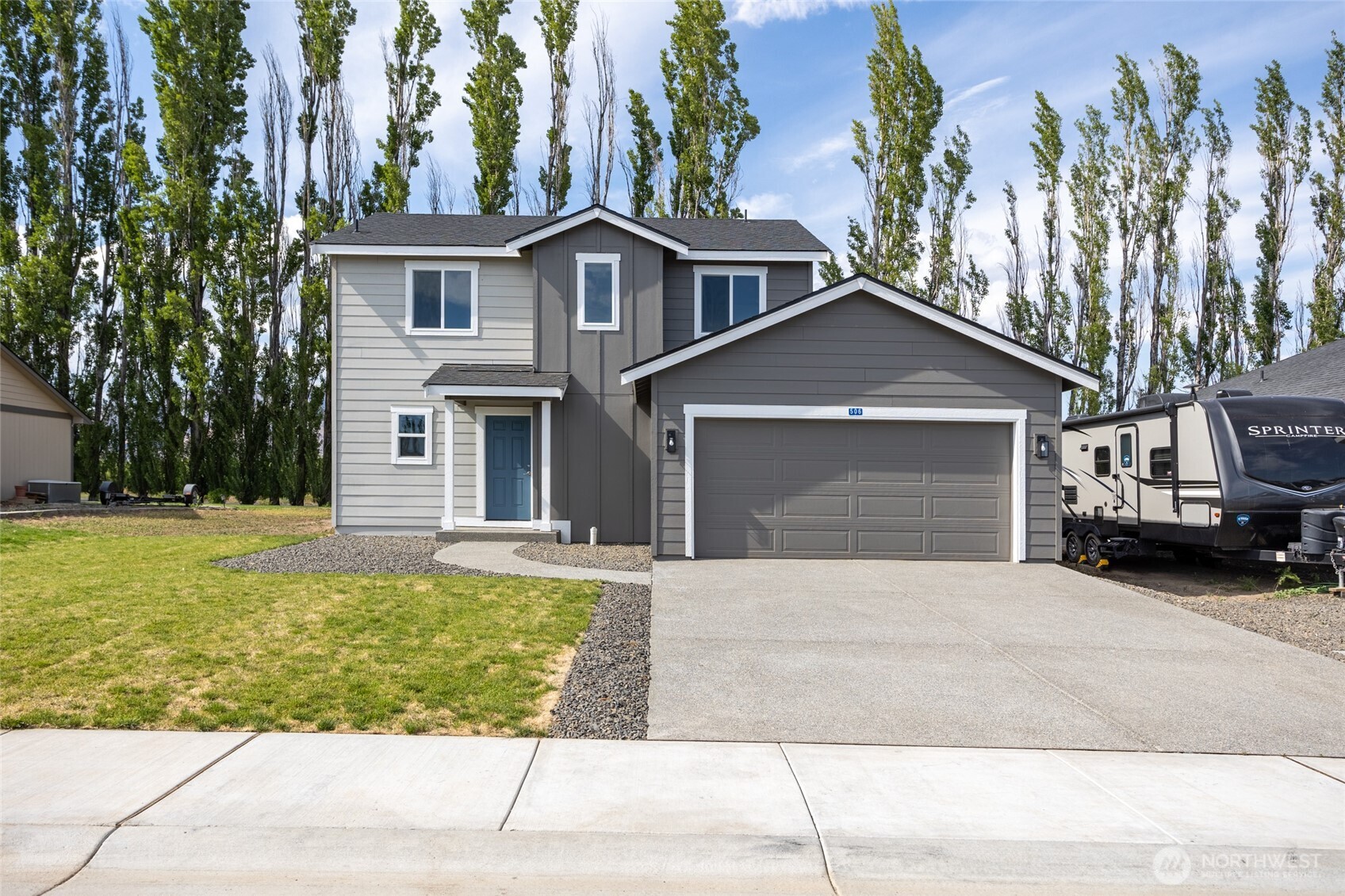 611 N Oak Street Tieton WA 98947
