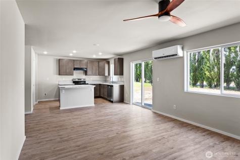611 N Oak Street Tieton WA 98947