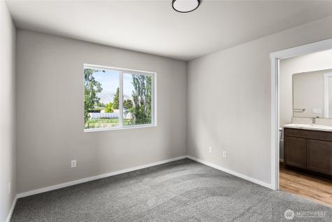 611 N Oak Street Tieton WA 98947