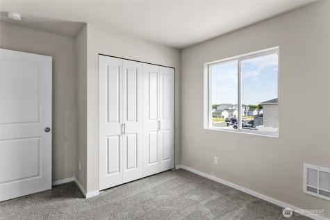 611 N Oak Street Tieton WA 98947