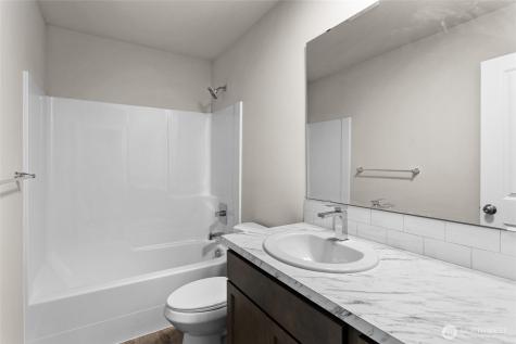 611 N Oak Street Tieton WA 98947