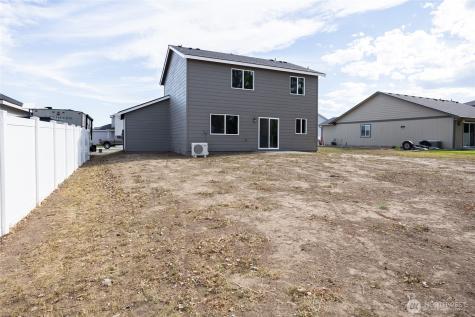 611 N Oak Street Tieton WA 98947