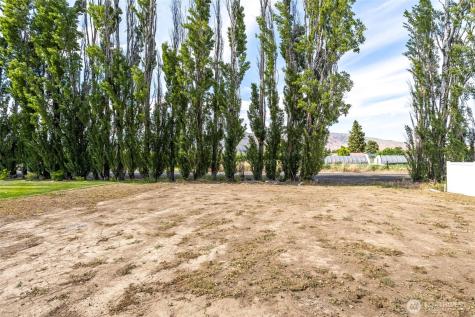 611 N Oak Street Tieton WA 98947