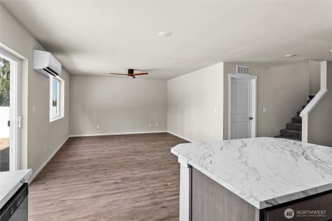 611 N Oak Street Tieton WA 98947