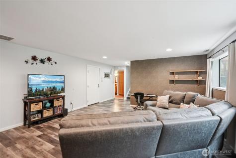 100 Inglewood Park Longview WA 98632