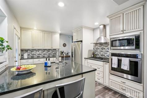 100 Inglewood Park Longview WA 98632