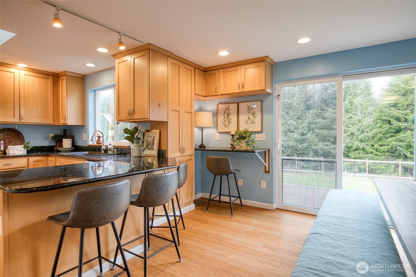 828 Ocean Avenue Cosmopolis WA 98595