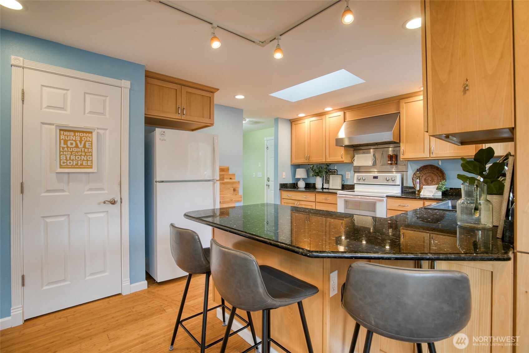 828 Ocean Avenue Cosmopolis WA 98595
