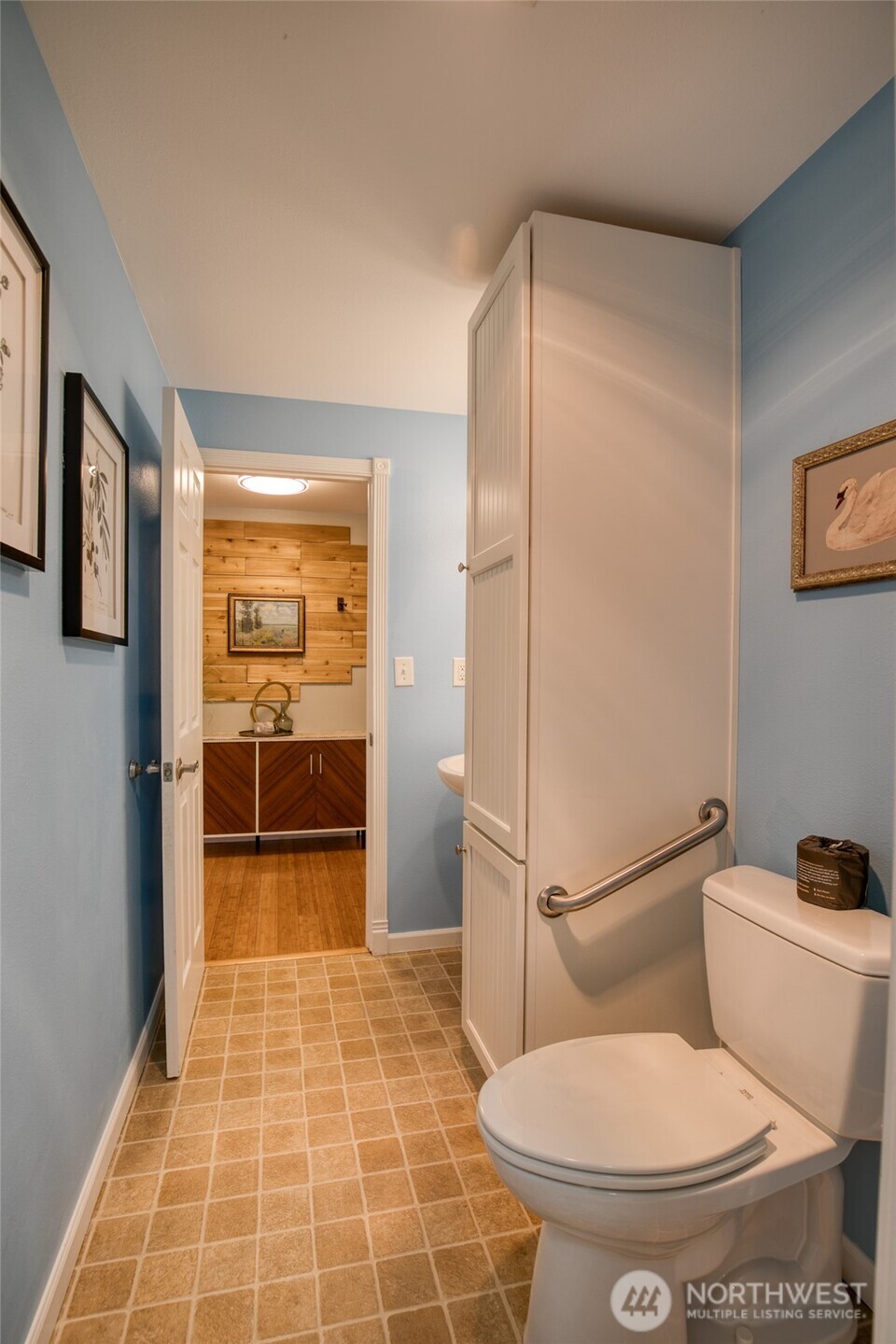 828 Ocean Avenue Cosmopolis WA 98595