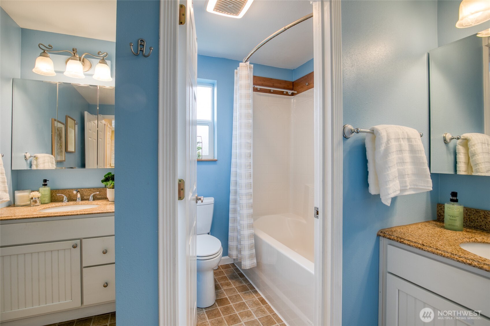828 Ocean Avenue Cosmopolis WA 98595