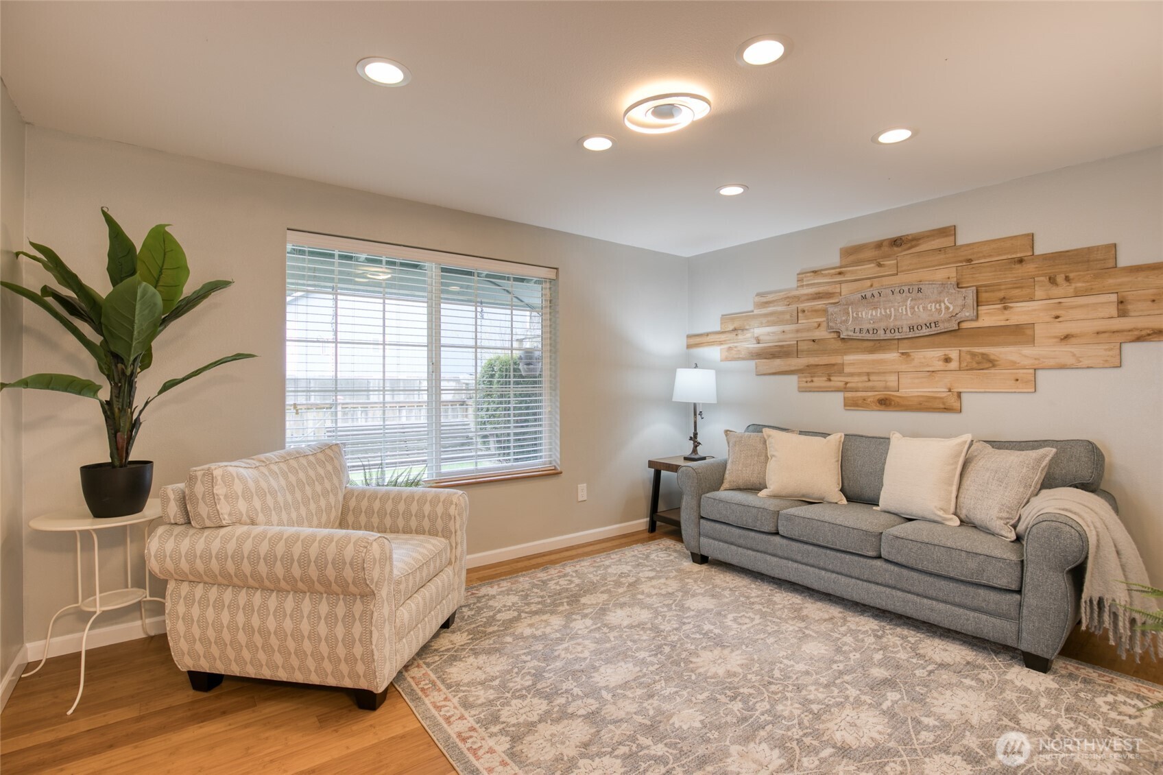 828 Ocean Avenue Cosmopolis WA 98595