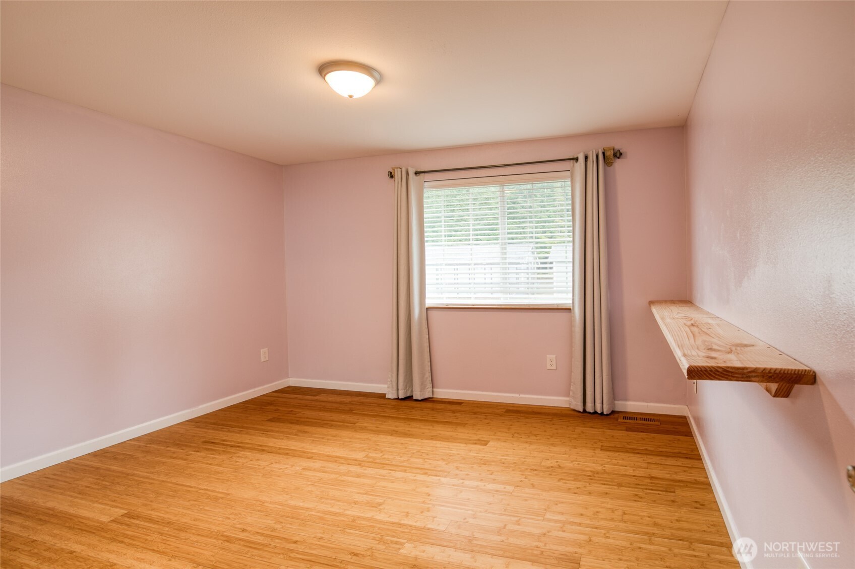 828 Ocean Avenue Cosmopolis WA 98595