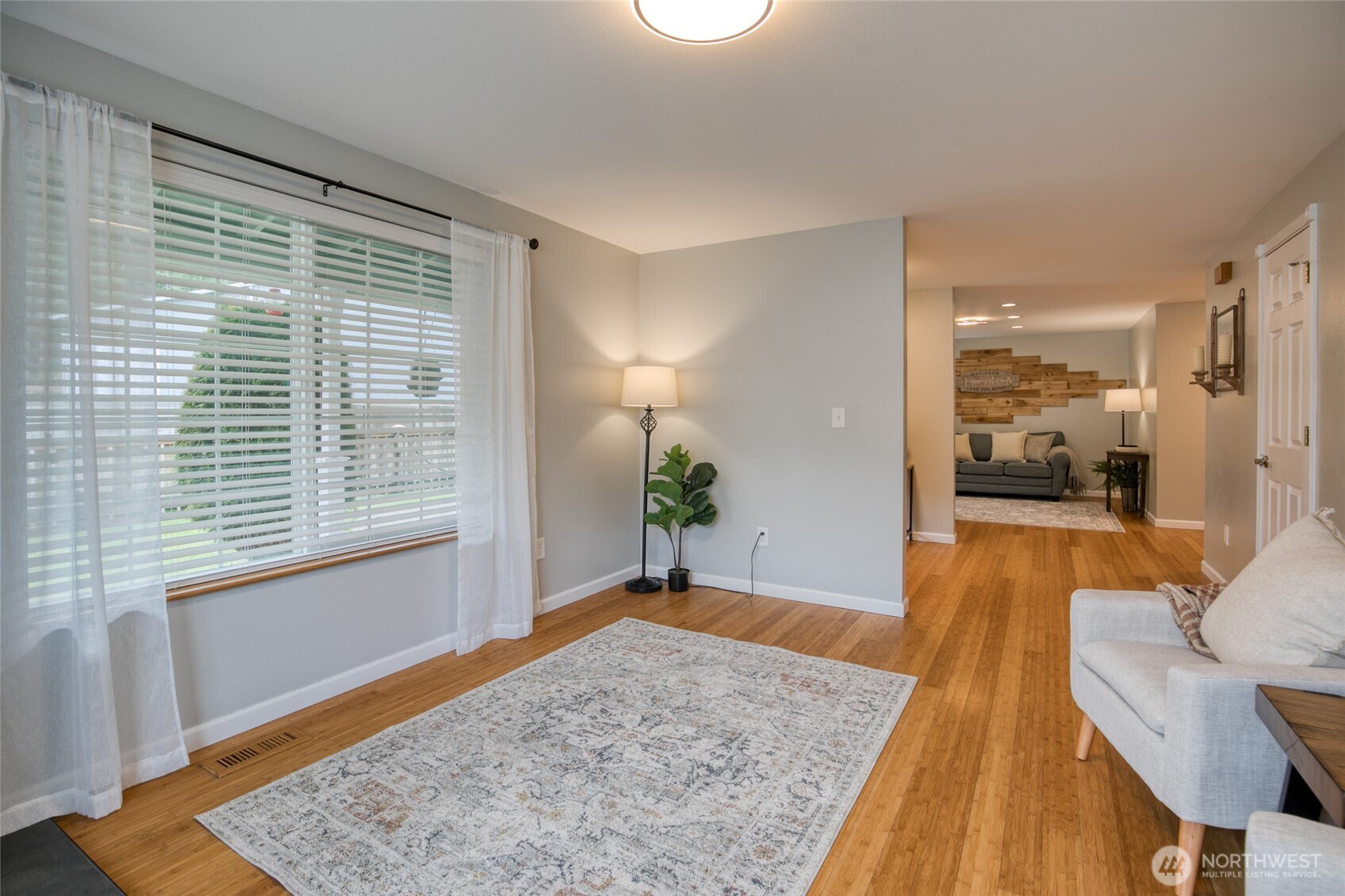 828 Ocean Avenue Cosmopolis WA 98595
