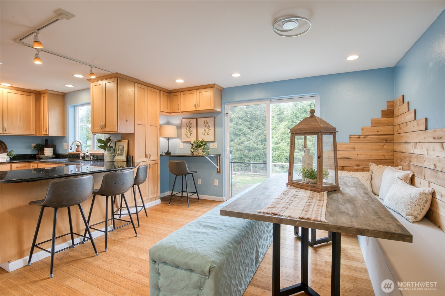 828 Ocean Avenue Cosmopolis WA 98595