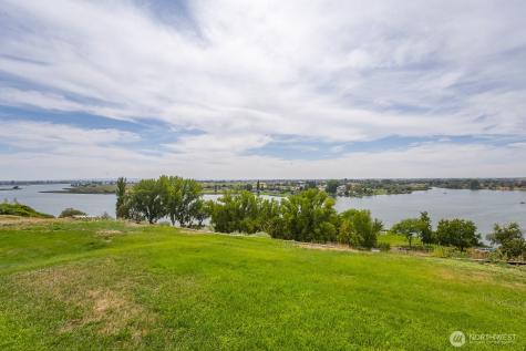 634 N Crestview Drive Moses Lake WA 98837