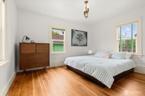 908 N 102nd Seattle WA 98133
