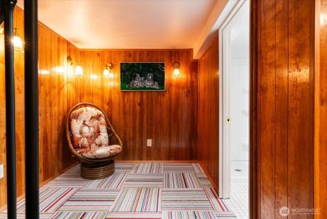 908 N 102nd Seattle WA 98133