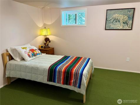 908 N 102nd Seattle WA 98133