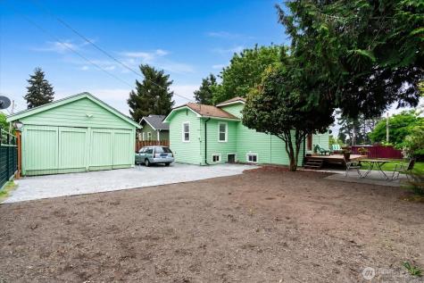 908 N 102nd Seattle WA 98133