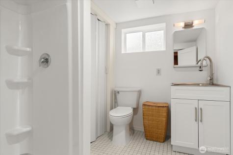 908 N 102nd Seattle WA 98133