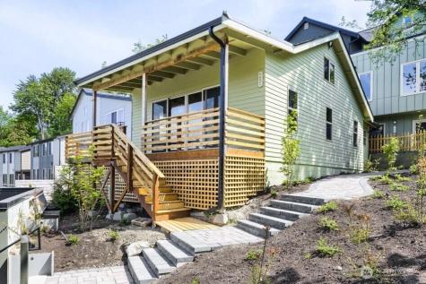 4582 22nd Avenue SW Seattle WA 98106