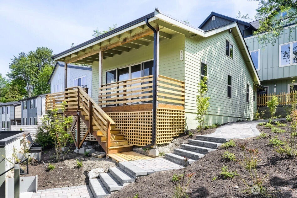 4582 22nd Avenue SW Seattle WA 98106