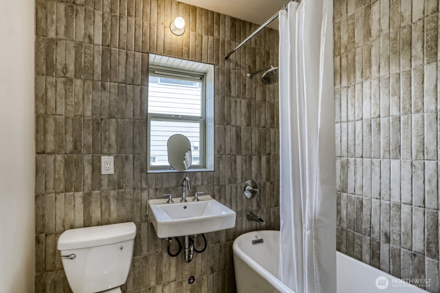 4582 22nd Avenue SW Seattle WA 98106