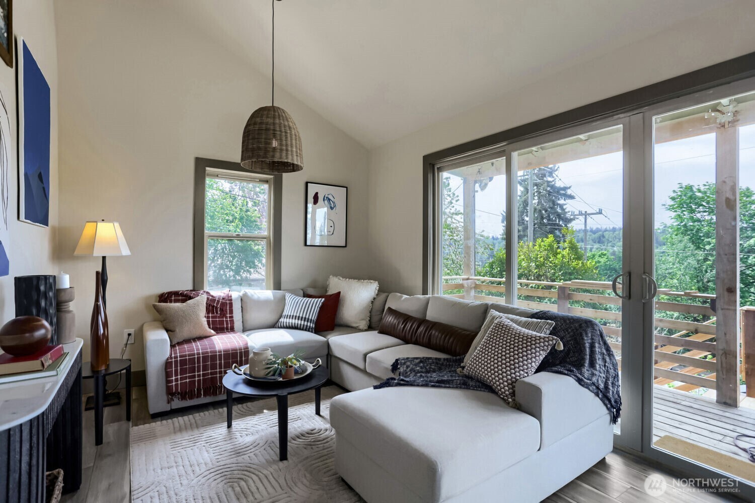 4582 22nd Avenue SW Seattle WA 98106