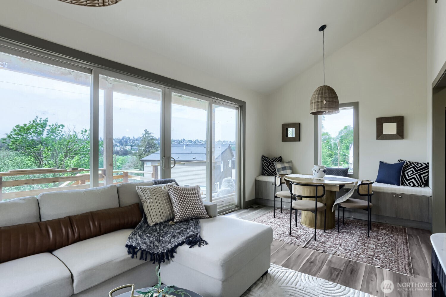 4582 22nd Avenue SW Seattle WA 98106