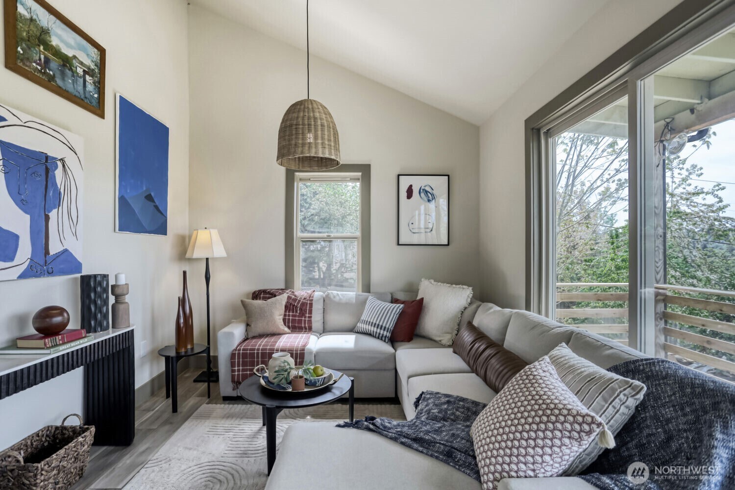4582 22nd Avenue SW Seattle WA 98106