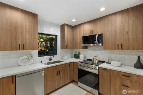 8823 Dibble Avenue NW Seattle WA 98117