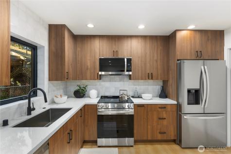 8823 Dibble Avenue NW Seattle WA 98117