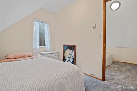 380 N Duckabush Drive E Hoodsport WA 98548