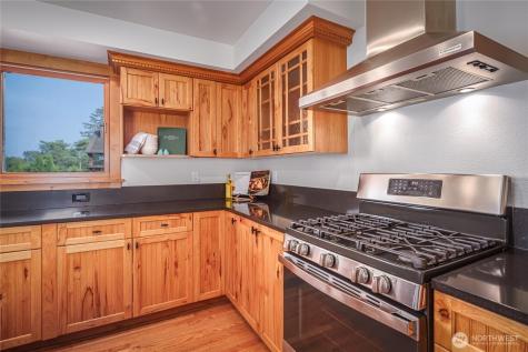 937 N 71st Street Seattle WA 98103
