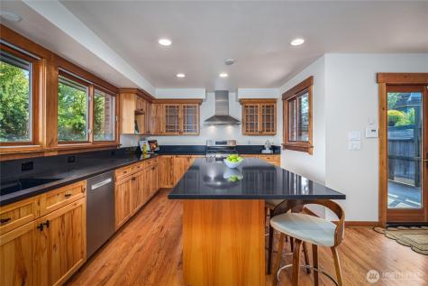 937 N 71st Street Seattle WA 98103