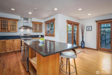 937 N 71st Street Seattle WA 98103